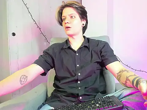 Jerry Cole online show from December 2, 2025, 10:33 pm