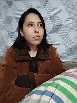 melzinhah03 online show from July 14, 2026, 2:05 am