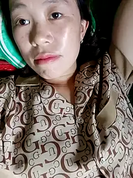 Snapshot of lyuyenkk chatting on October 18, 2025, 7:43 am lyuyenkk online show from October 18, 2025, 7:43 am