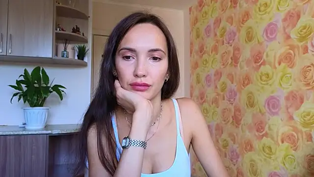 Lillian-Clark online show from October 6, 2025, 4:46 am