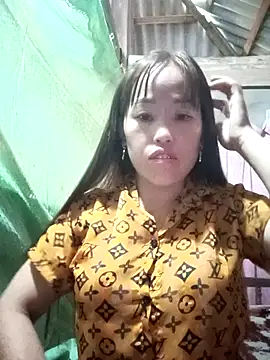 Snapshot of Vuong_x chatting on October 6, 2025, 1:40 am Vuong x online show from October 6, 2025, 1:40 am