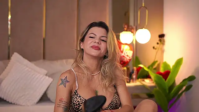 Snapshot of CamilaStarr chatting on March 5, 2026, 7:32 pm CamilaStarr online show from March 5, 2026, 7:32 pm