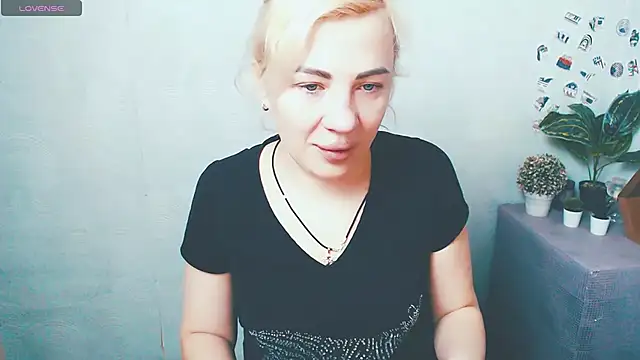 EmmaCat  online show from January 12, 2026, 5:03 am