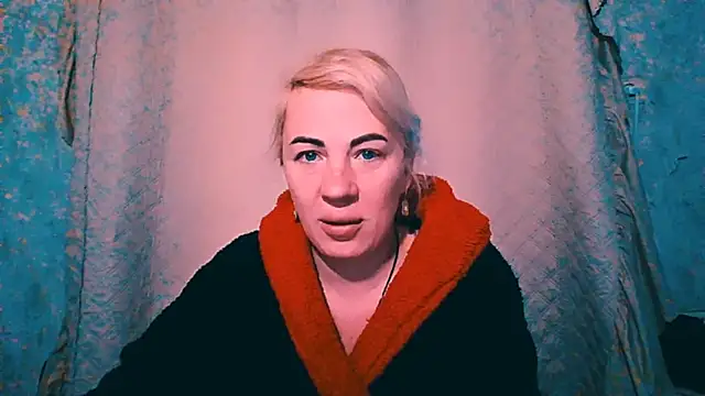 EmmaCat  online show from October 18, 2025, 5:09 am