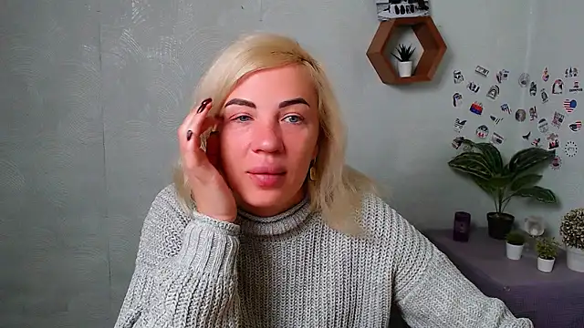 EmmaCat  online show from October 10, 2025, 4:02 am