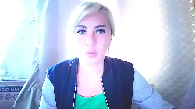 EmmaCat  online show from September 14, 2025, 9:53 am