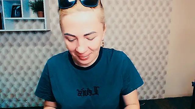 EmmaCat  online show from October 4, 2025, 4:36 am