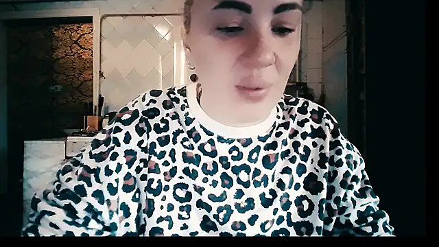 Snapshot of EmmaCat_ chatting on January 19, 2026, 6:28 am EmmaCat online show from January 19, 2026, 6:28 am