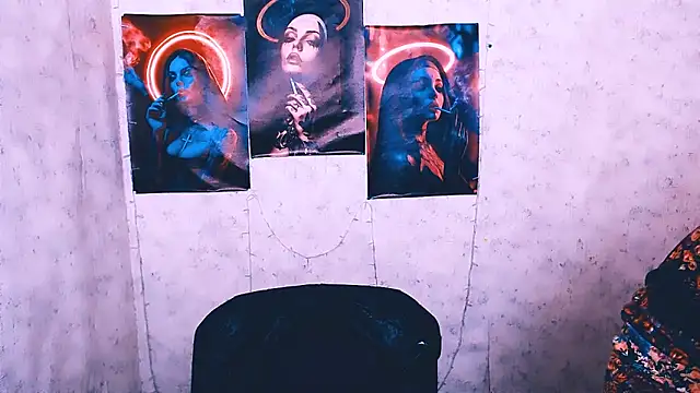 EmmaCat  online show from October 7, 2025, 4:02 am