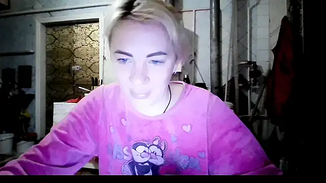 Snapshot of EmmaCat_ chatting on February 5, 2026, 2:40 am EmmaCat online show from February 5, 2026, 2:40 am