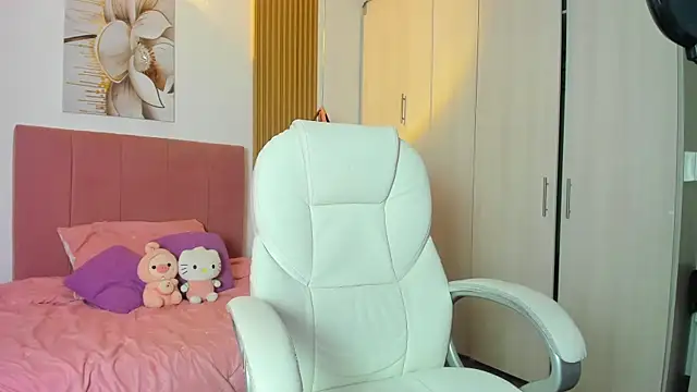 KoraRousee online show from September 15, 2025, 1:00 pm