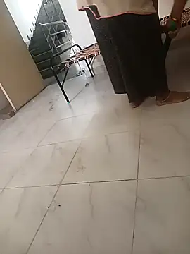 meenahotdarling online show from September 25, 2025, 2:39 am