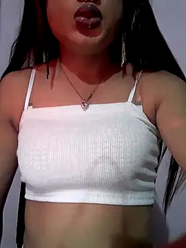 Cutie-Whiskey1 online show from December 5, 2025, 6:39 pm