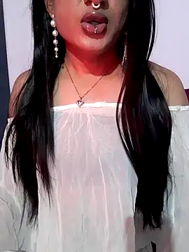 Cutie-Whiskey1 online show from November 7, 2025, 6:56 pm