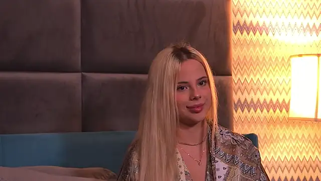 YssabelFox online show from October 9, 2025, 4:57 am