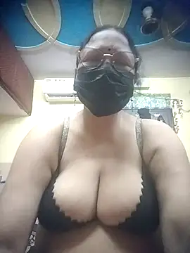 Snapshot of thehotlady chatting on July 26, 2026, 3:52 pm thehotlady online show from July 26, 2026, 3:52 pm