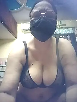 Snapshot of thehotlady chatting on July 23, 2026, 4:10 am thehotlady online show from July 23, 2026, 4:10 am