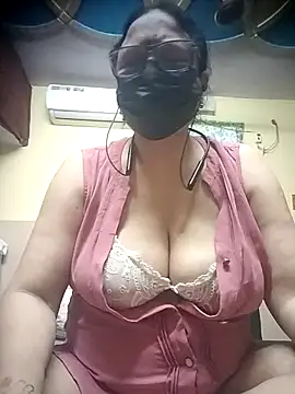 thehotlady online show from April 18, 2026, 4:15 am