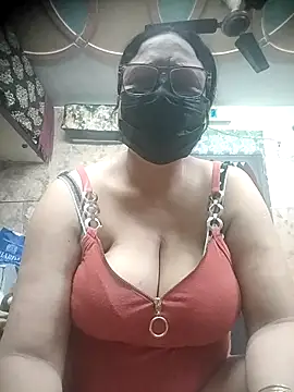 thehotlady online show from February 19, 2026, 3:03 am