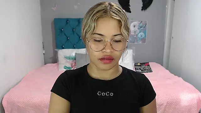 mia sexgirl online show from July 23, 2026, 12:24 pm