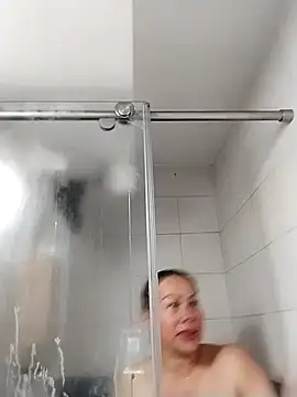 Snapshot of LaraCaliente chatting on November 19, 2025, 2:17 pm LaraCaliente online show from November 19, 2025, 2:17 pm