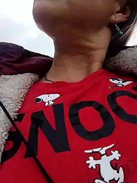 Snapshot of LaraCaliente chatting on January 8, 2026, 9:21 pm LaraCaliente online show from January 8, 2026, 9:21 pm