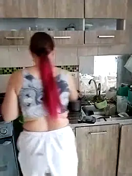 Snapshot of LaraCaliente chatting on March 3, 2026, 12:12 pm LaraCaliente online show from March 3, 2026, 12:12 pm