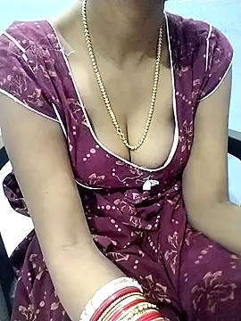Richa-sexyhot online show from September 14, 2025, 4:51 pm