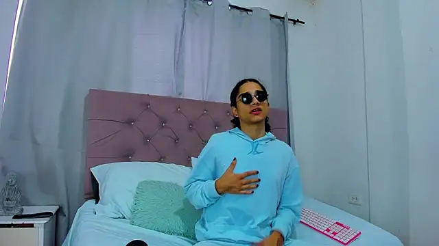 Snapshot of EthanBlackwoodd chatting on February 19, 2026, 7:33 pm EthanBlackwoodd online show from February 19, 2026, 7:33 pm