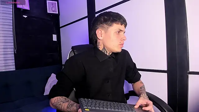 Declan-Fox online show from October 3, 2025, 8:10 pm