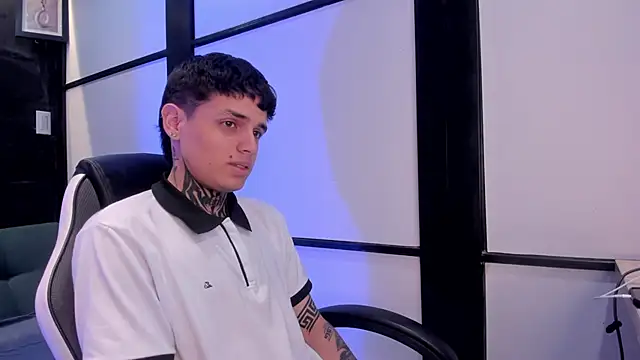 Declan-Fox online show from October 6, 2025, 1:12 pm