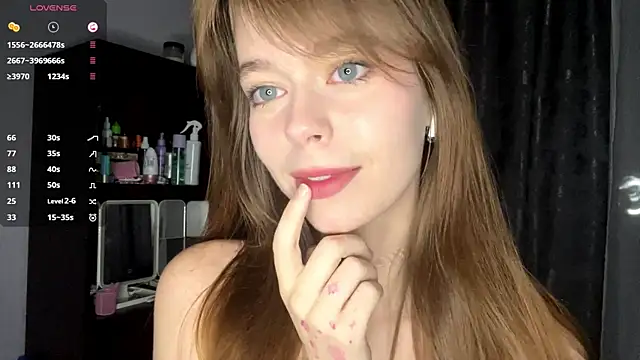Snapshot of YourLittleElfie chatting on September 27, 2025, 3:18 pm YourLittleElfie online show from September 27, 2025, 3:18 pm