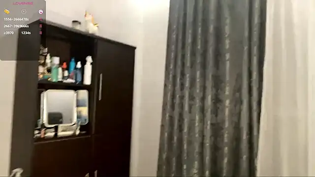 Snapshot of YourLittleElfie chatting on September 19, 2025, 3:05 pm YourLittleElfie online show from September 19, 2025, 3:05 pm