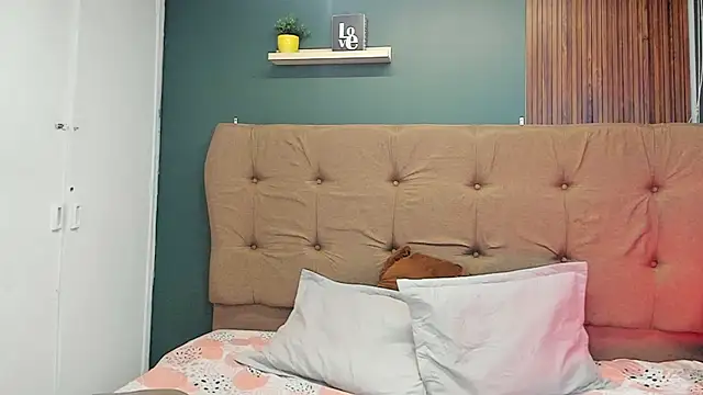 Lilithmuller  online show from September 24, 2025, 11:50 am