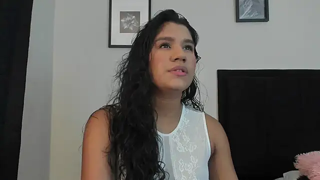 Lyria Diamond online show from October 29, 2025, 1:48 am