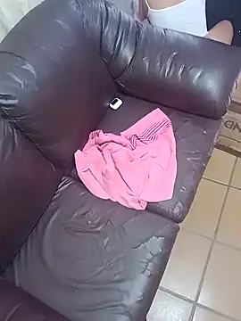 Cachorrinha2025 online show from November 28, 2025, 4:07 pm