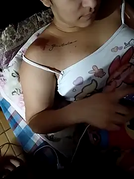 Cachorrinha2025 online show from April 13, 2026, 10:03 pm