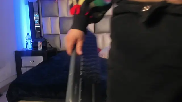 abbiecollins js online show from November 25, 2025, 3:40 am