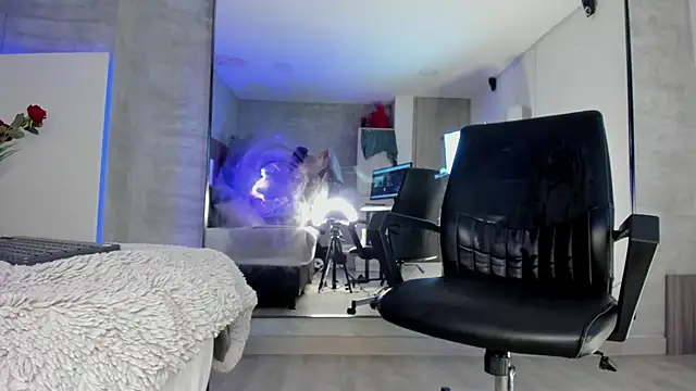 Amber Santana online show from March 12, 2026, 1:33 am