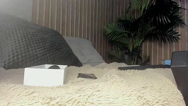 Amber Santana online show from March 8, 2026, 2:04 am