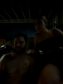 coupleyys online show from November 9, 2025, 2:04 am