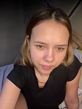 coupleyys online show from February 11, 2026, 10:31 pm