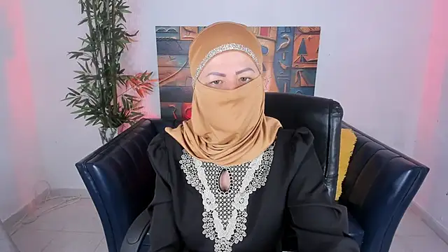 zahra isawii online show from October 13, 2025, 1:23 pm