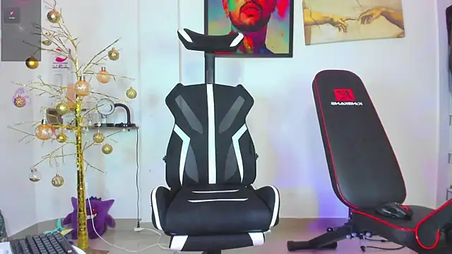 Snapshot of JordanRossie chatting on December 15, 2025, 10:15 pm JordanRossie online show from December 15, 2025, 10:15 pm