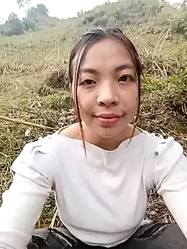 -Miu-98 online show from December 23, 2025, 12:33 am