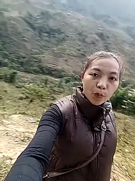 -Miu-98 online show from January 18, 2026, 1:42 am