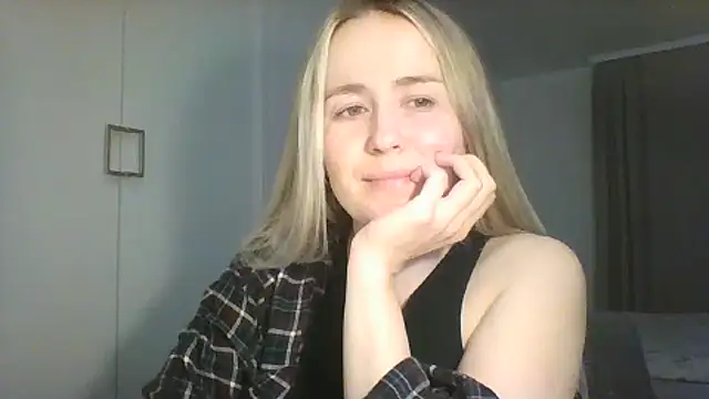 Snapshot of Frosian chatting on October 18, 2025, 10:34 pm Frosian online show from October 18, 2025, 10:34 pm