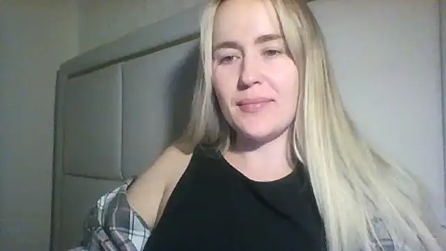 Snapshot of Frosian chatting on October 4, 2025, 10:11 pm Frosian online show from October 4, 2025, 10:11 pm