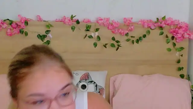 Snapshot of Lilith_Bonheur chatting on November 21, 2025, 10:53 pm Lilith Bonheur online show from November 21, 2025, 10:53 pm