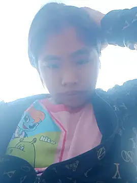 Snapshot of Luyen004 chatting on January 9, 2026, 3:35 am Luyen004 online show from January 9, 2026, 3:35 am